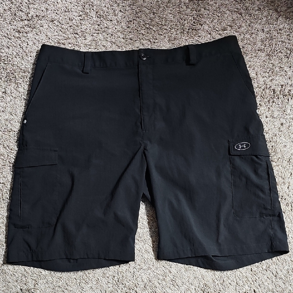 Under Armour Men's Dark Cargo Shorts